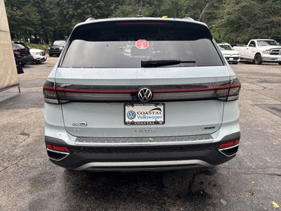 2027 Volkswagen Taos SE w/panoramic sunroof