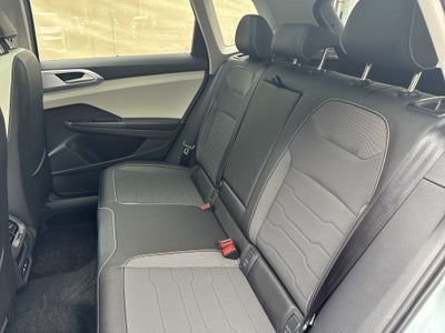 2027 Volkswagen Taos SE w/panoramic sunroof