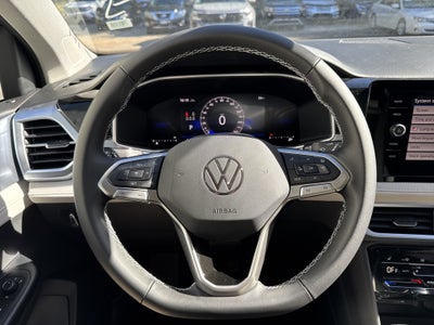 2027 Volkswagen Taos SE w/panoramic sunroof