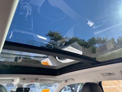 2027 Volkswagen Taos SE w/panoramic sunroof