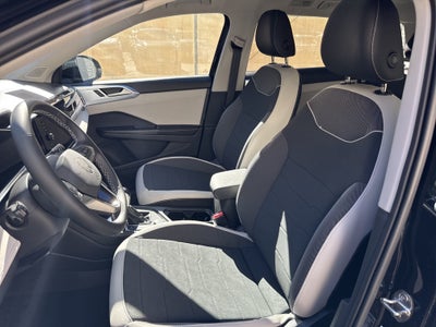 2027 Volkswagen Taos SE w/panoramic sunroof