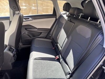 2027 Volkswagen Taos SE w/panoramic sunroof