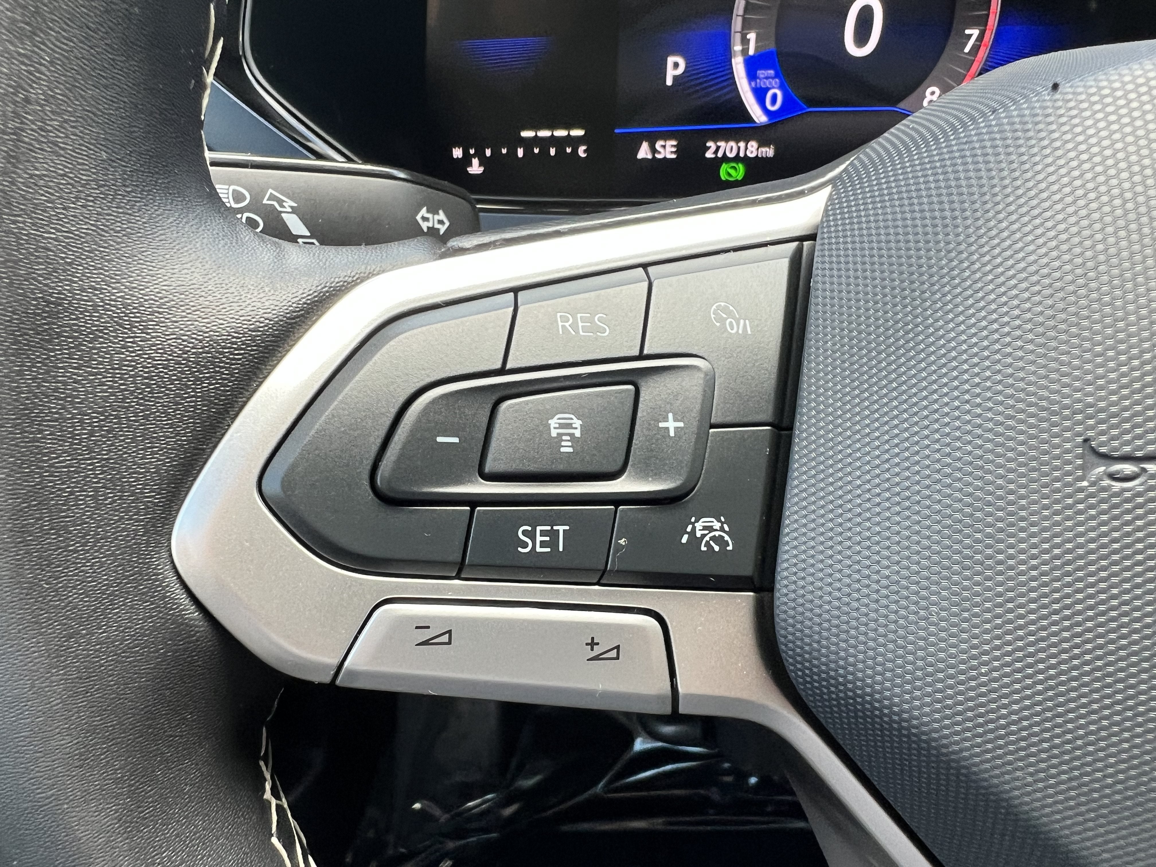 2024 Volkswagen Taos SE