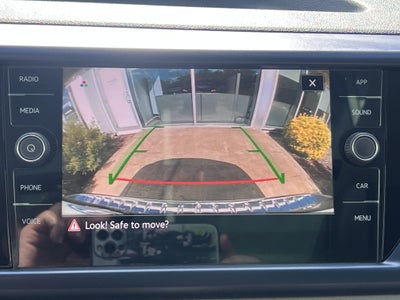 2023 Volkswagen Taos SE w/panoramic sunroof