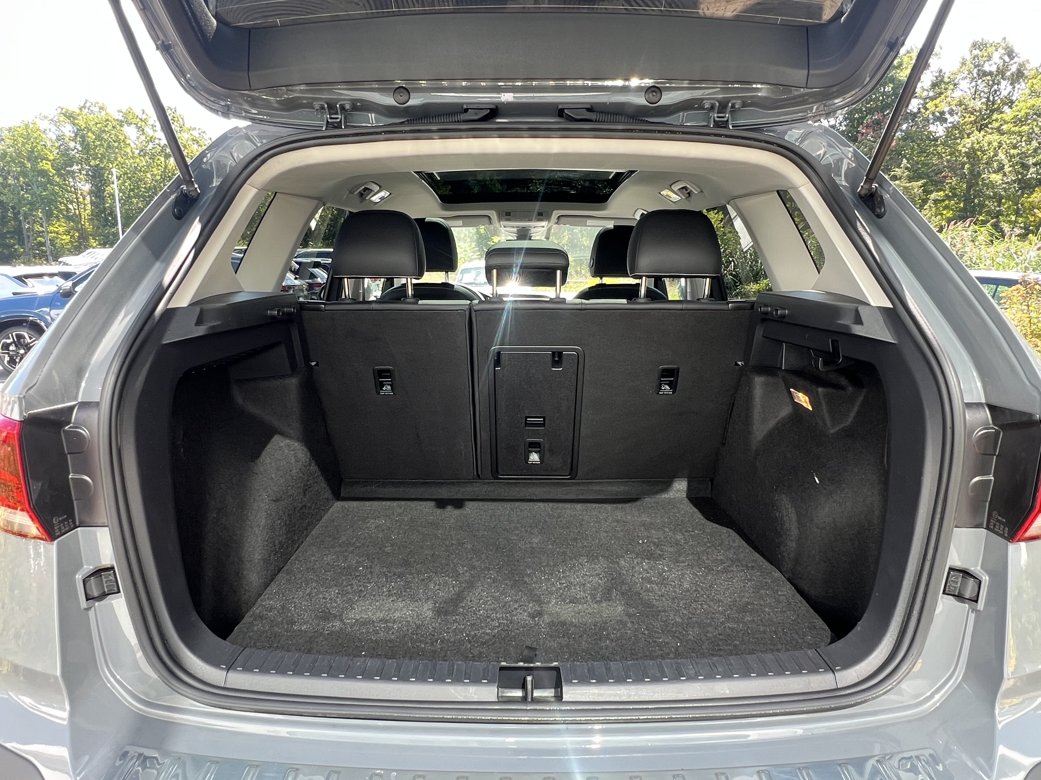 2023 Volkswagen Taos SE w/panoramic sunroof