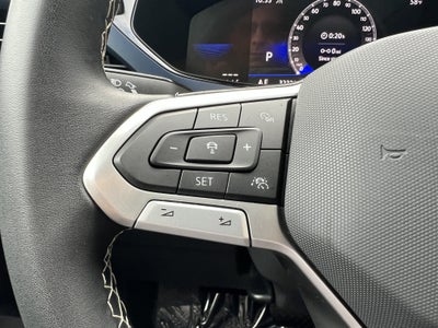 2023 Volkswagen Taos SE w/panoramic sunroof