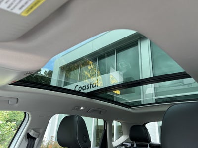2023 Volkswagen Taos SE w/panoramic sunroof