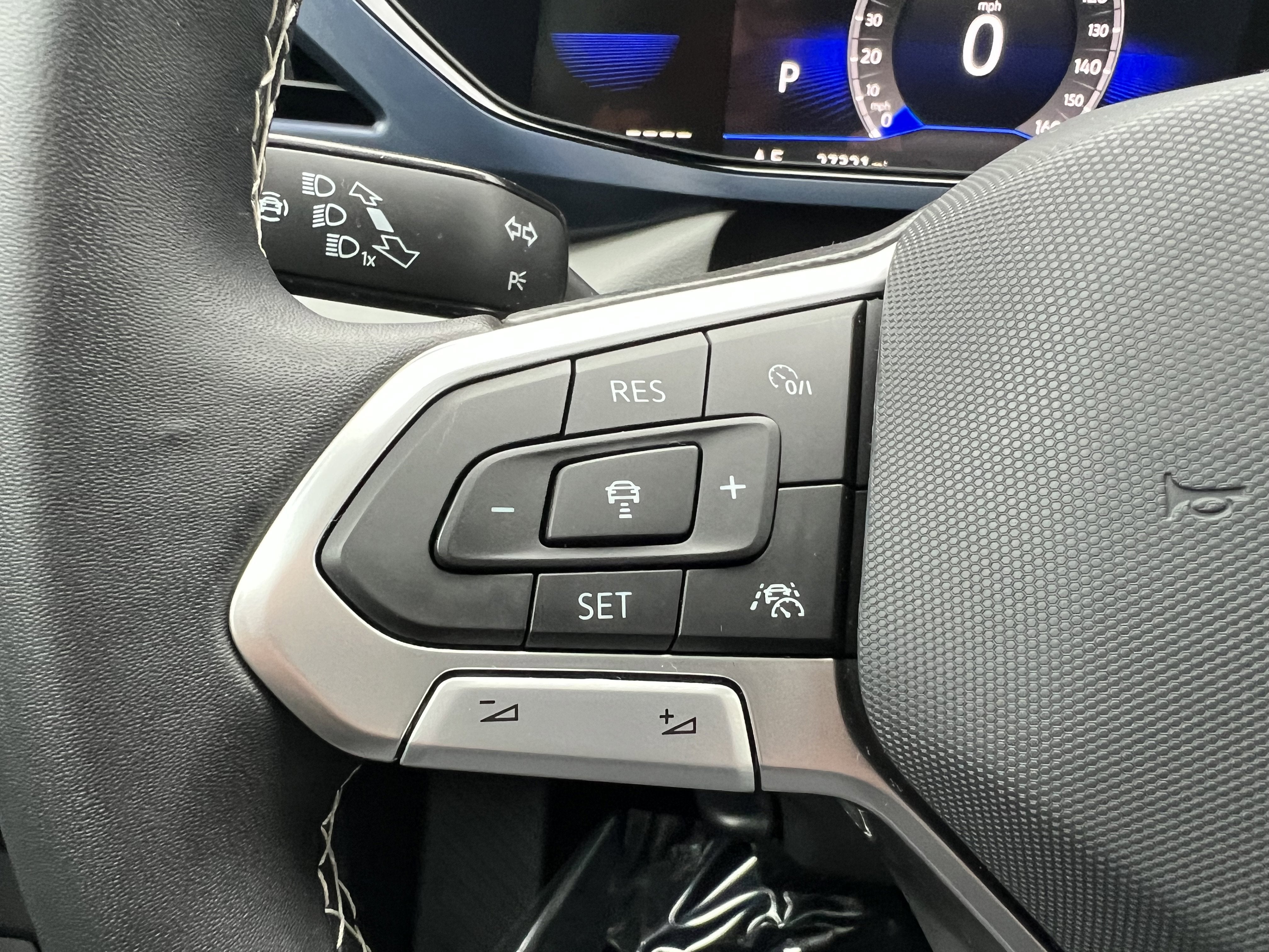 2023 Volkswagen Taos SE