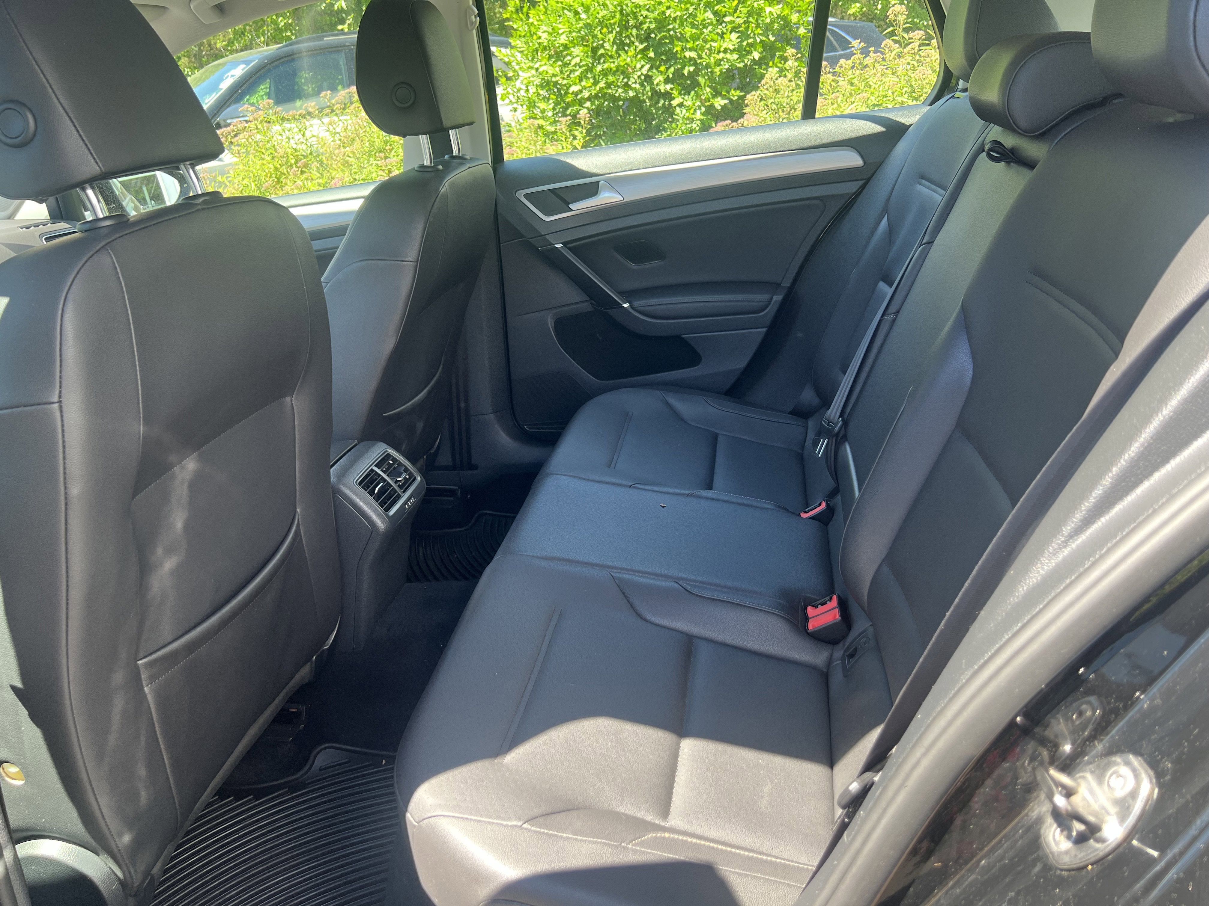 2015 Volkswagen Golf TDI S