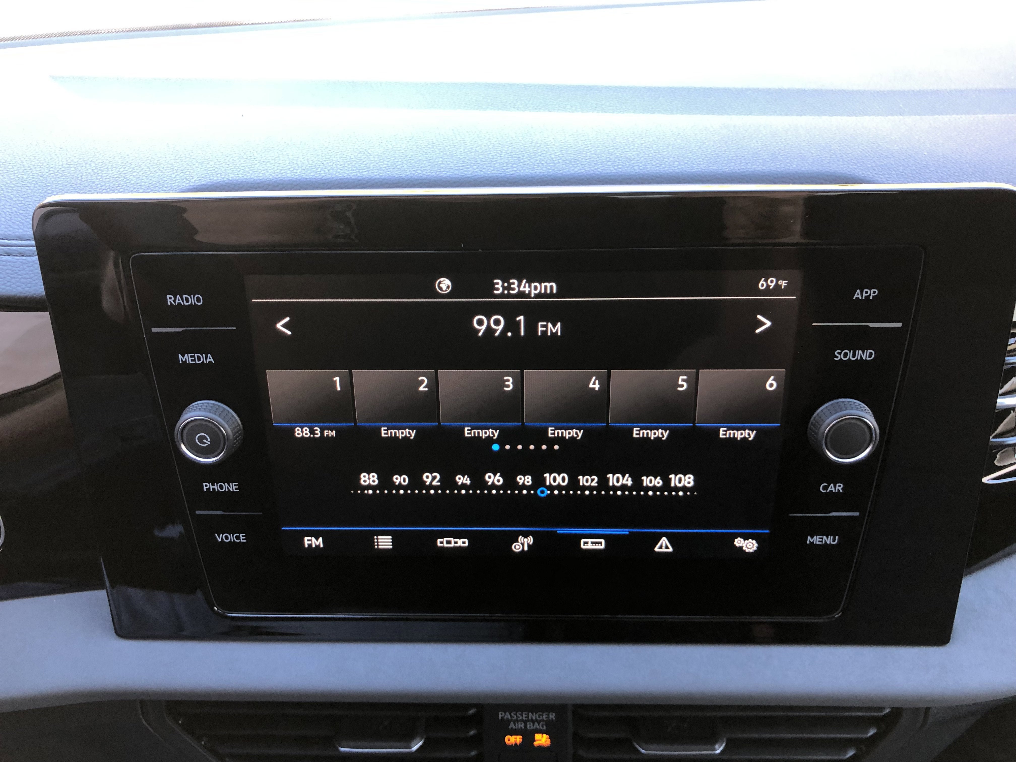 2026 Volkswagen Jetta SE w/black wheel package