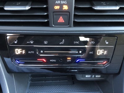 2026 Volkswagen Jetta SE w/black wheel package