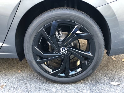 2026 Volkswagen Jetta SE w/black wheel package