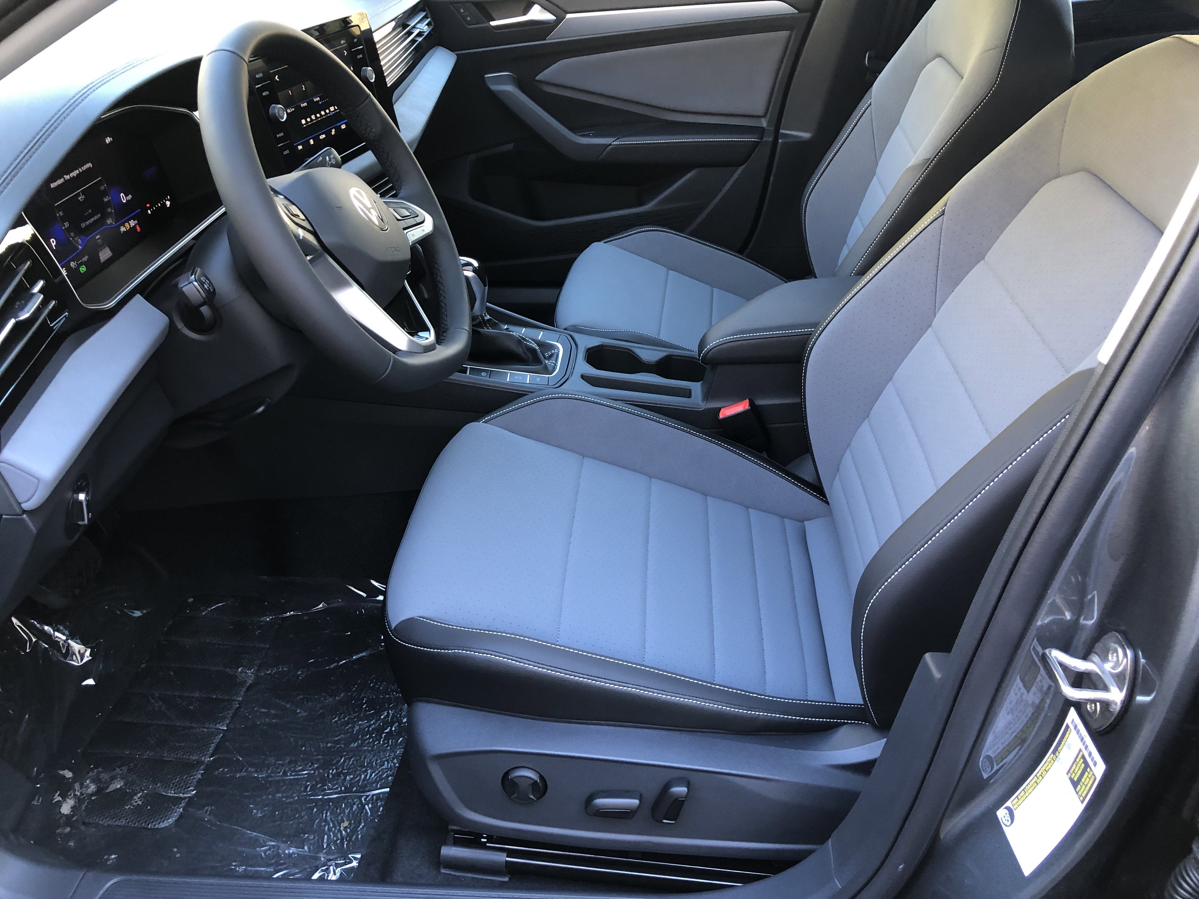 2026 Volkswagen Jetta SE w/black wheel package