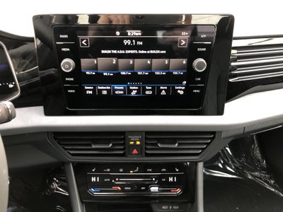 2026 Volkswagen Jetta SE w/black wheel package