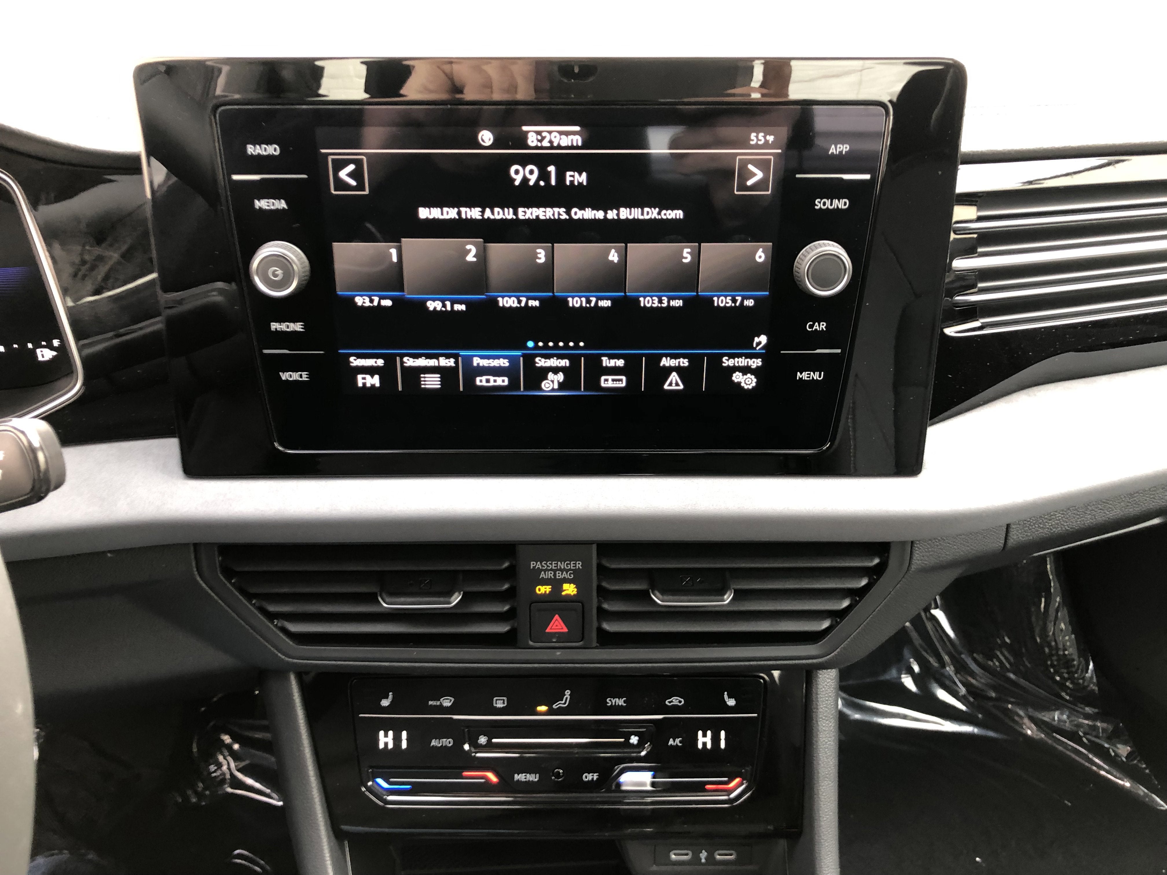2026 Volkswagen Jetta SE w/black wheel package