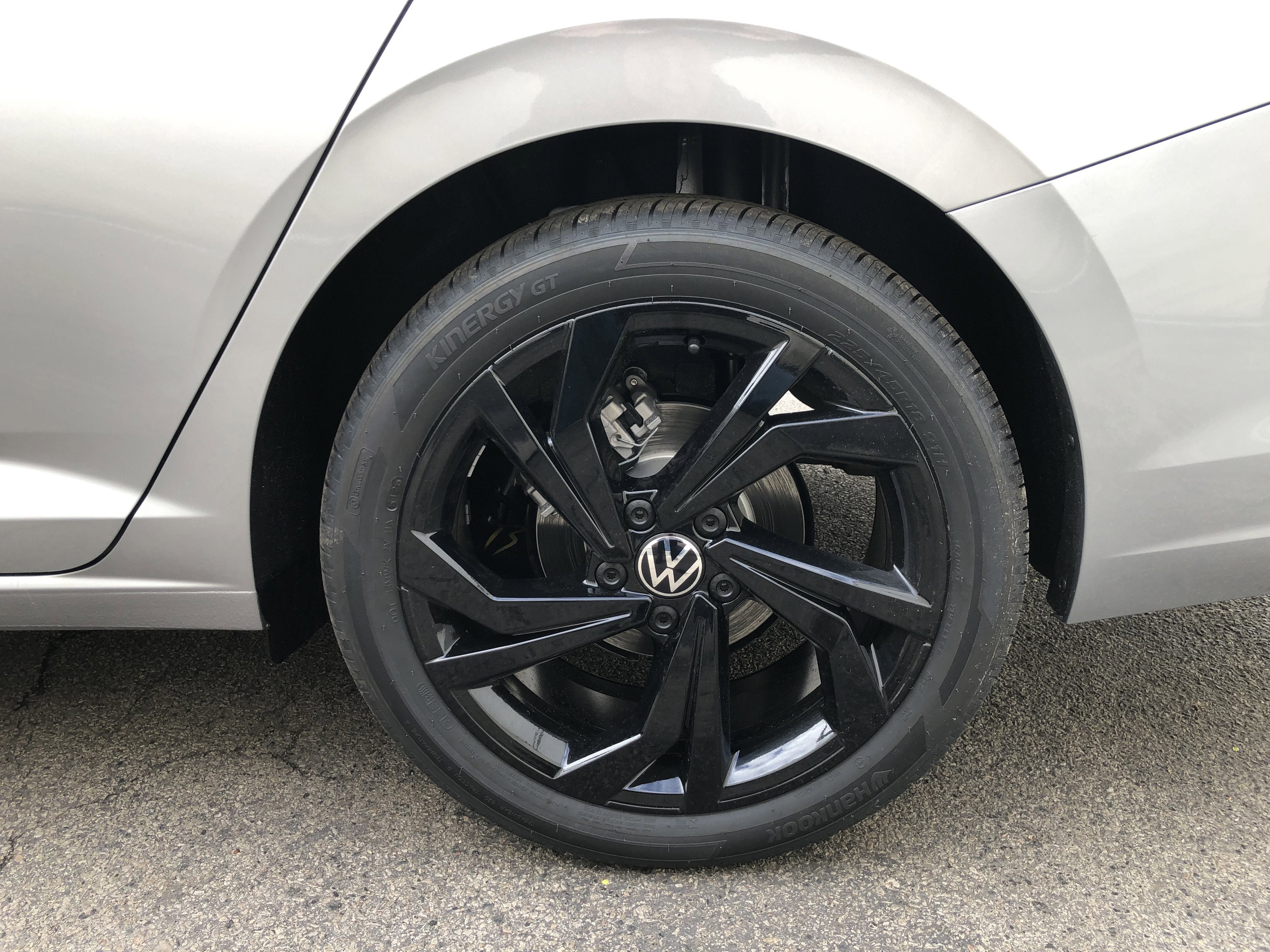 2026 Volkswagen Jetta SE w/black wheel package