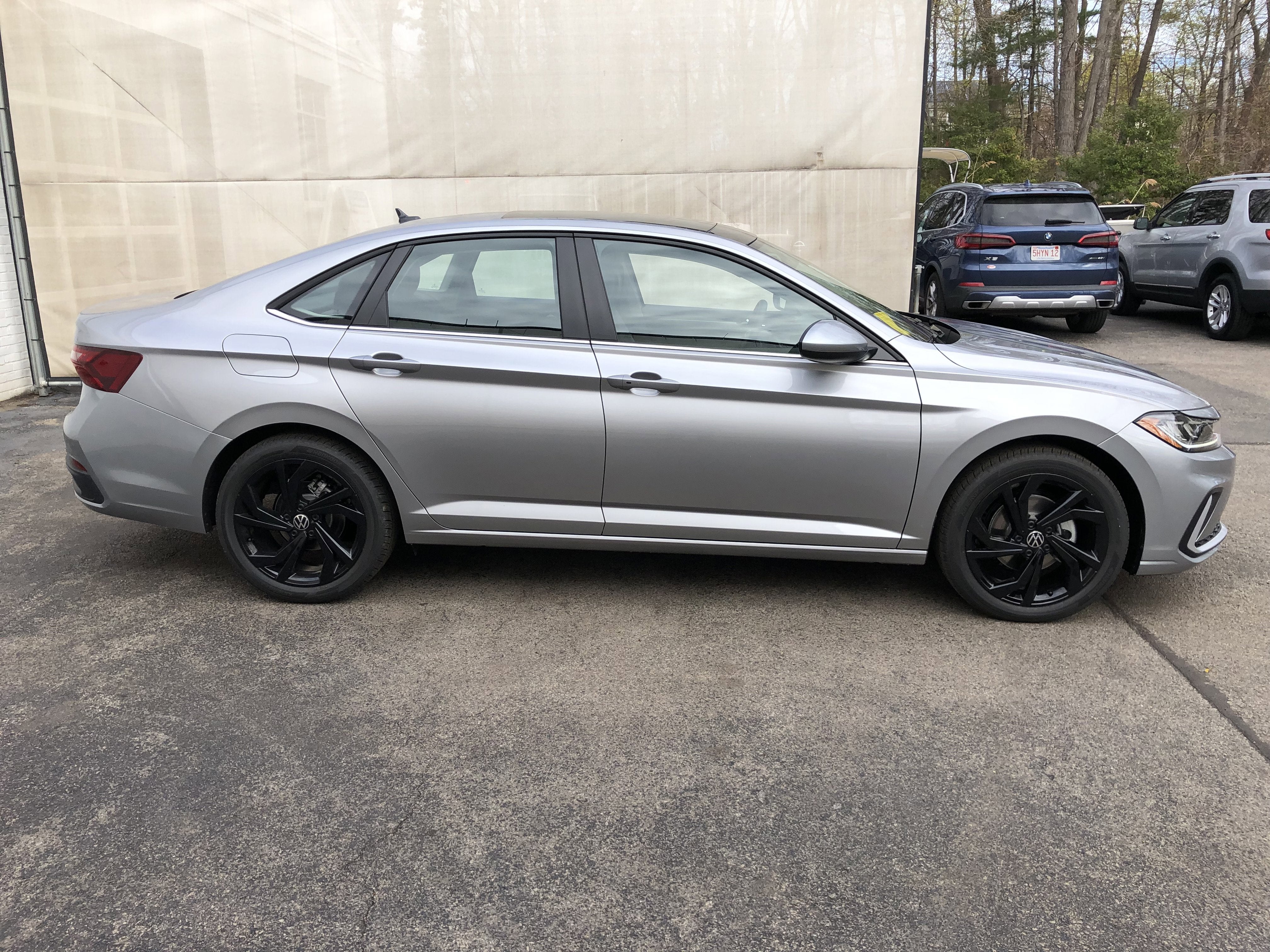 2026 Volkswagen Jetta SE w/black wheel package