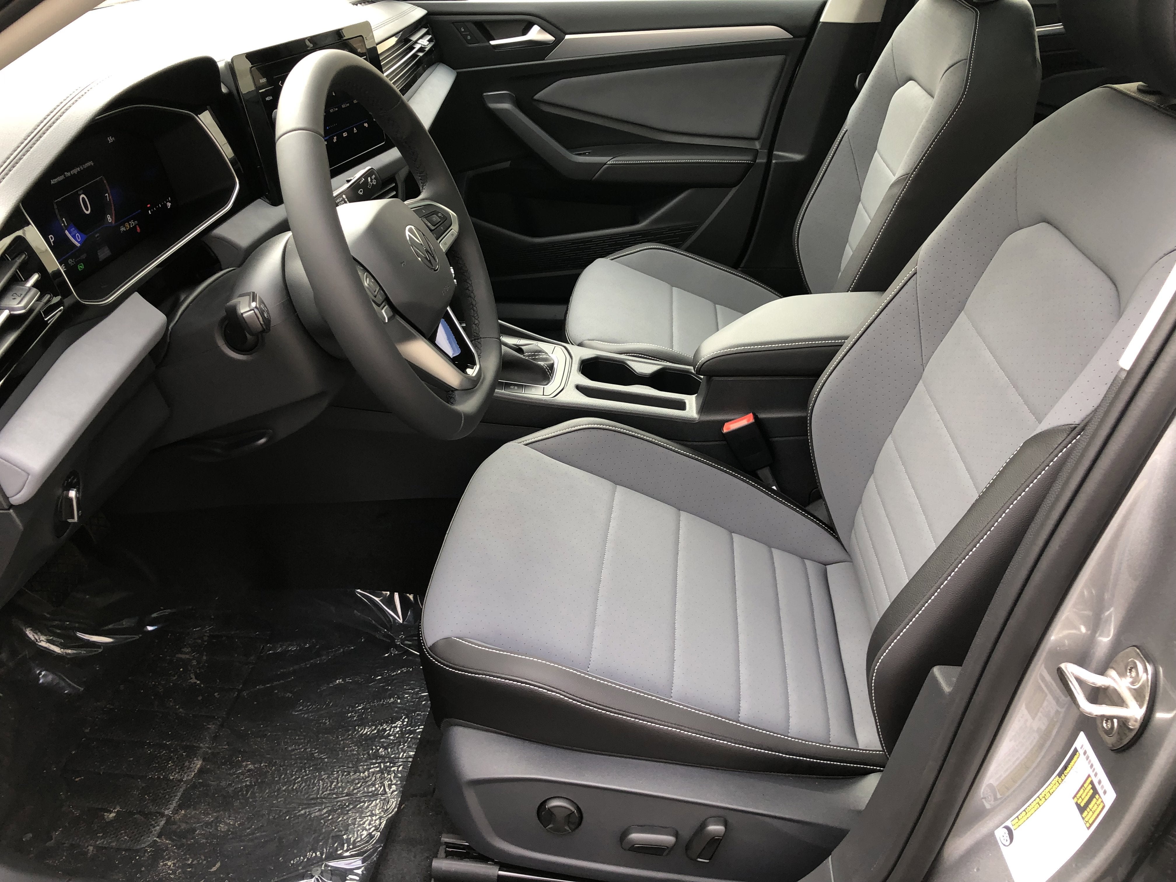 2026 Volkswagen Jetta SE w/black wheel package