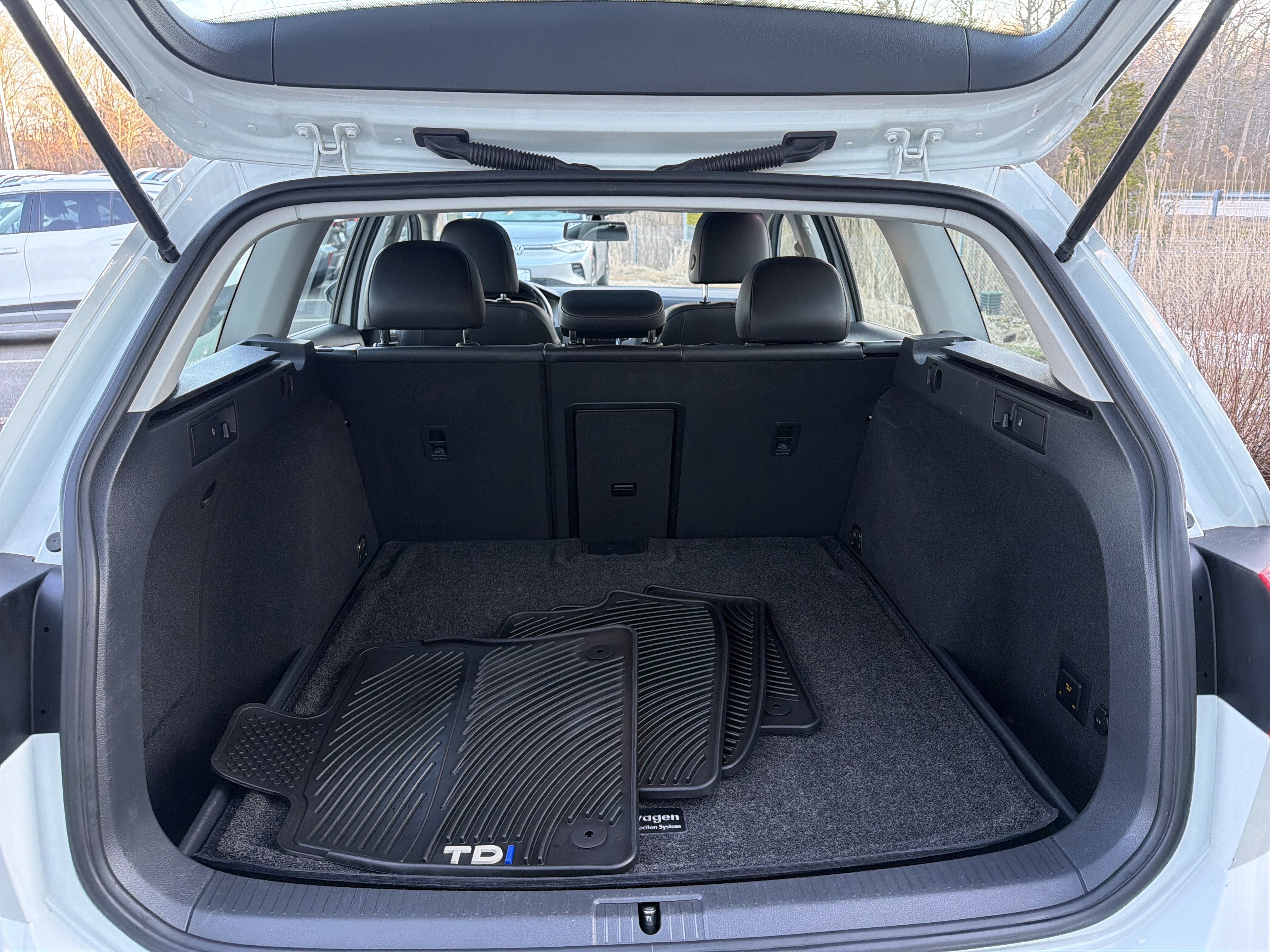 2015 Volkswagen Golf SportWagen TDI S