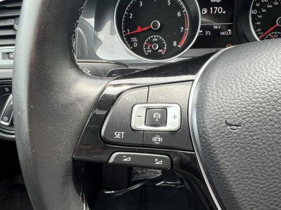 2019 Volkswagen Golf SE