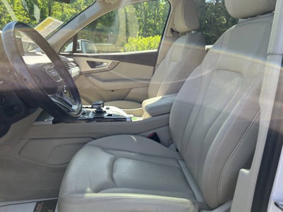 2019 Audi Q7 Premium Plus