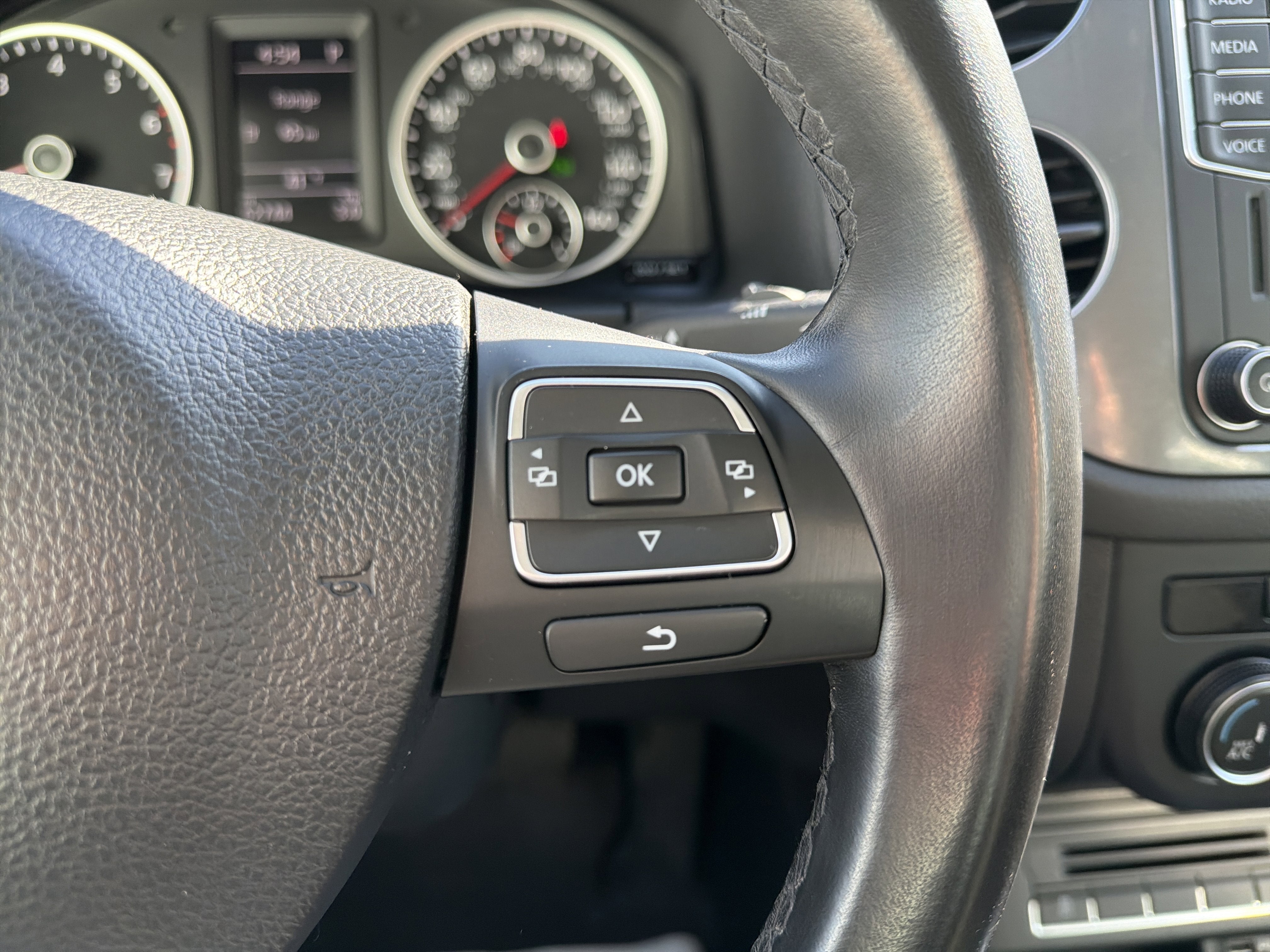 2018 Volkswagen Tiguan Limited Base